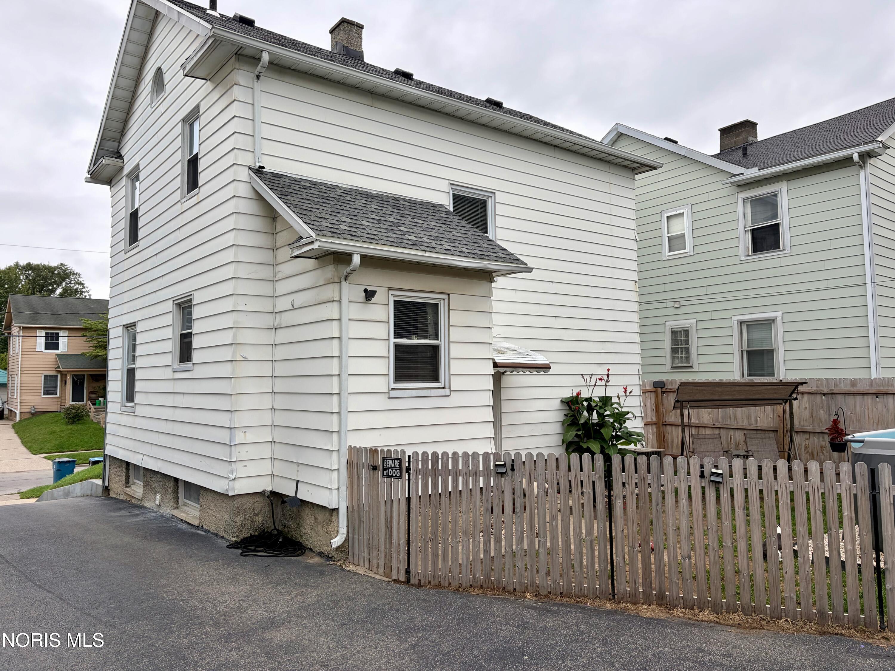 327 Van Buren Avenue