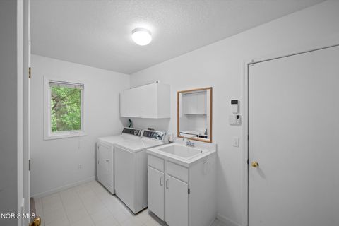 Tiny photo for 6721 Brick Yard Court, Maumee, OH 43537 (MLS # 10006971)