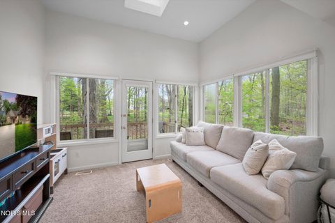 Tiny photo for 6721 Brick Yard Court, Maumee, OH 43537 (MLS # 10006971)