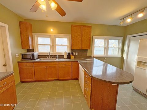 Tiny photo for 317 W Evers Avenue, Bowling Green, OH 43402 (MLS # 10004861)