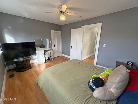 Tiny photo for 317 W Evers Avenue, Bowling Green, OH 43402 (MLS # 10004861)