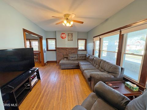 Tiny photo for 317 W Evers Avenue, Bowling Green, OH 43402 (MLS # 10004861)