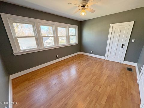 Tiny photo for 317 W Evers Avenue, Bowling Green, OH 43402 (MLS # 10004861)