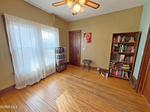 Tiny photo for 317 W Evers Avenue, Bowling Green, OH 43402 (MLS # 10004861)