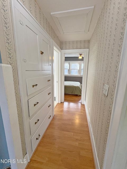 Tiny photo for 317 W Evers Avenue, Bowling Green, OH 43402 (MLS # 10004861)