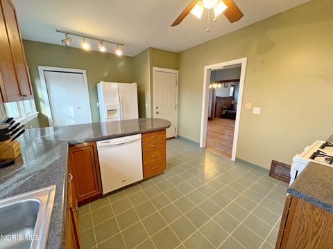 Tiny photo for 317 W Evers Avenue, Bowling Green, OH 43402 (MLS # 10004861)