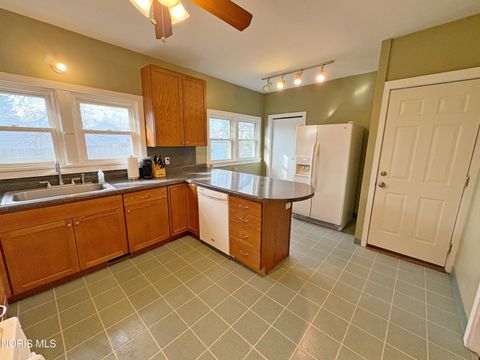 Tiny photo for 317 W Evers Avenue, Bowling Green, OH 43402 (MLS # 10004861)