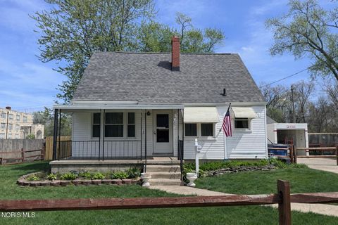 Photo of 537 Lynnhaven Drive, Toledo, OH 43609 (MLS # 10006591)