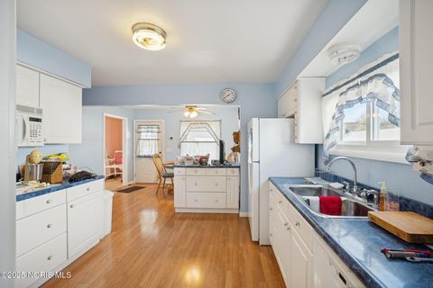 Tiny photo for 5201 Elaine Drive, Toledo, OH 43613 (MLS # 10001553)