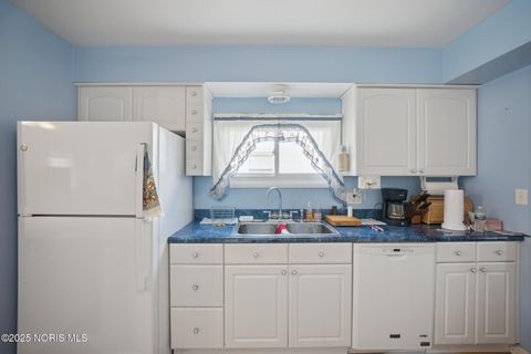 Tiny photo for 5201 Elaine Drive, Toledo, OH 43613 (MLS # 10001553)