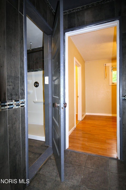 Tiny photo for 1139 Oakwood Avenue, Toledo, OH 43607 (MLS # 10013554)