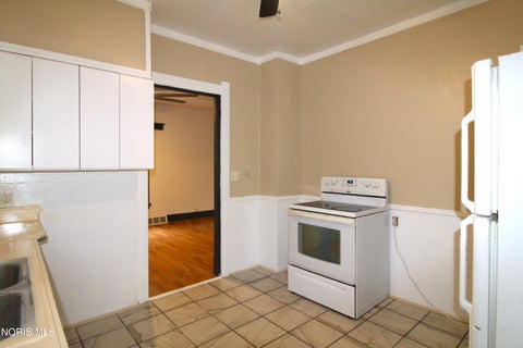 Tiny photo for 1139 Oakwood Avenue, Toledo, OH 43607 (MLS # 10013554)