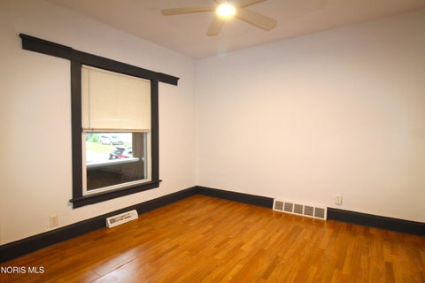 Tiny photo for 1139 Oakwood Avenue, Toledo, OH 43607 (MLS # 10013554)