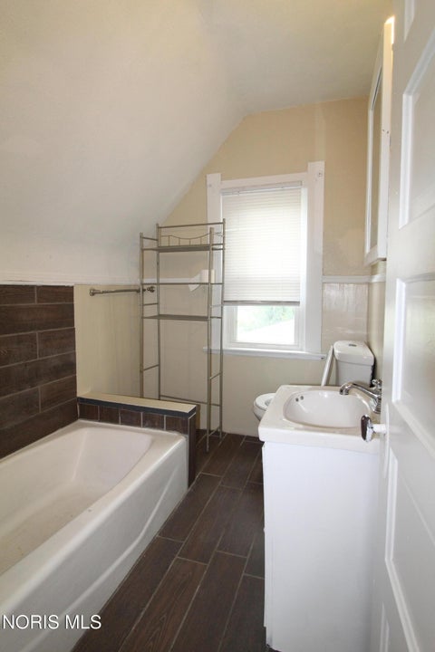 Tiny photo for 1139 Oakwood Avenue, Toledo, OH 43607 (MLS # 10013554)