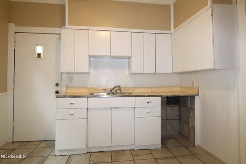 Tiny photo for 1139 Oakwood Avenue, Toledo, OH 43607 (MLS # 10013554)