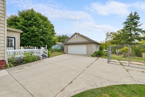Tiny photo for 1022 Dixie Highway, Rossford, OH 43460 (MLS # 10000103)