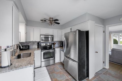 Tiny photo for 1629 Carmelle Court, Toledo, OH 43614 (MLS # 10000113)