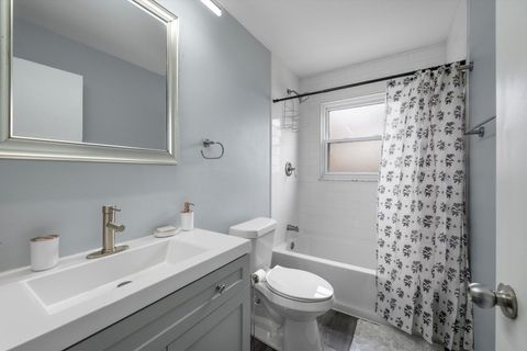 Tiny photo for 1629 Carmelle Court, Toledo, OH 43614 (MLS # 10000113)