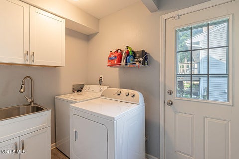 Tiny photo for 6132 W Pembridge Drive, Toledo, OH 43615 (MLS # 10011782)