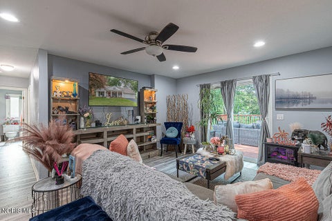 Tiny photo for 6132 W Pembridge Drive, Toledo, OH 43615 (MLS # 10011782)