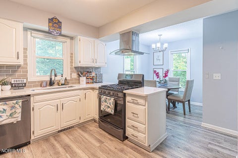 Tiny photo for 6132 W Pembridge Drive, Toledo, OH 43615 (MLS # 10011782)