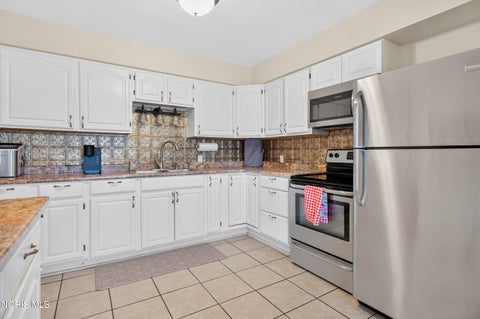 Tiny photo for 1040 E 2nd Street, Ottawa, OH 45875 (MLS # 10014014)