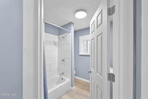 Tiny photo for 634 Nicholas Street, Toledo, OH 43609 (MLS # 10008147)