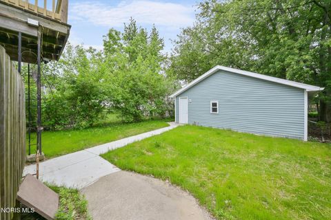 Tiny photo for 634 Nicholas Street, Toledo, OH 43609 (MLS # 10008147)