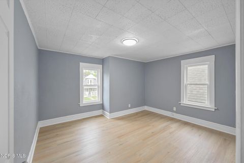 Tiny photo for 634 Nicholas Street, Toledo, OH 43609 (MLS # 10008147)