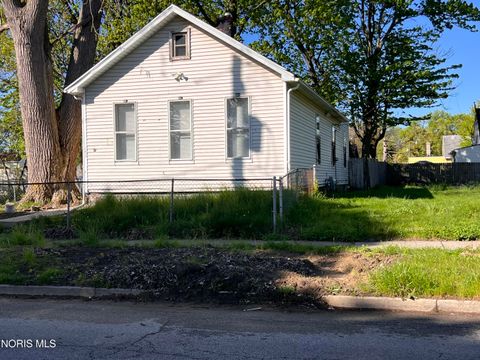 Photo of 1617 Mulberry Street, Toledo, OH 43608 (MLS # 10007189)