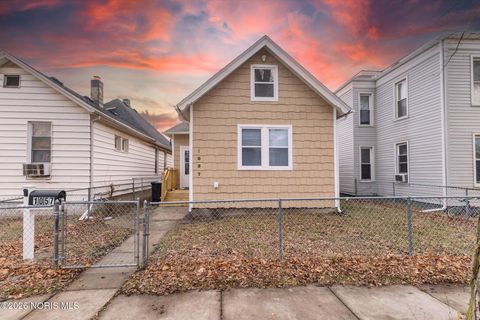 Photo of 1057 Harding Drive, Toledo, OH 43609 (MLS # 10002913)