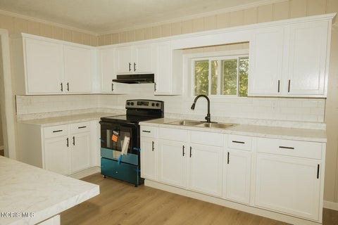 Tiny photo for 866 Summit Street, Defiance, OH 43512 (MLS # 10013028)