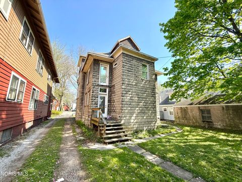 Tiny photo for 401 Victoria Place, Toledo, OH 43610 (MLS # 10007222)