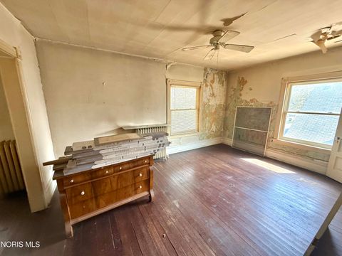 Tiny photo for 401 Victoria Place, Toledo, OH 43610 (MLS # 10007222)