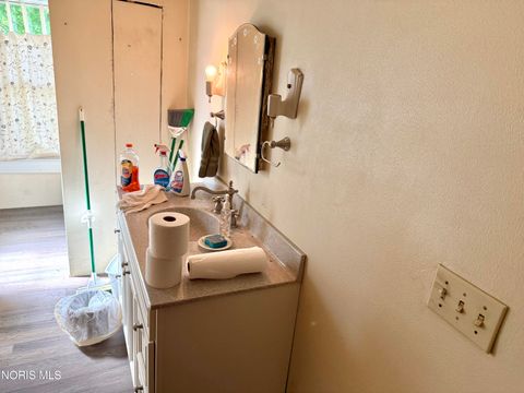 Tiny photo for 401 Victoria Place, Toledo, OH 43610 (MLS # 10007222)