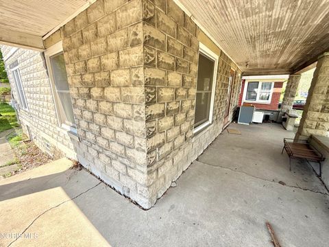 Tiny photo for 401 Victoria Place, Toledo, OH 43610 (MLS # 10007222)