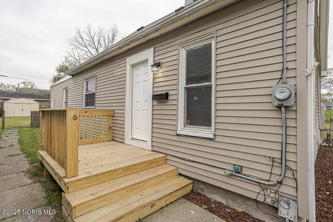 Tiny photo for 2422 N Ontario Street, Toledo, OH 43611 (MLS # 10000867)