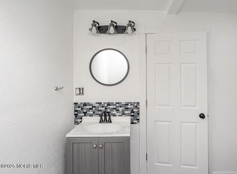 Tiny photo for 2422 N Ontario Street, Toledo, OH 43611 (MLS # 10000867)