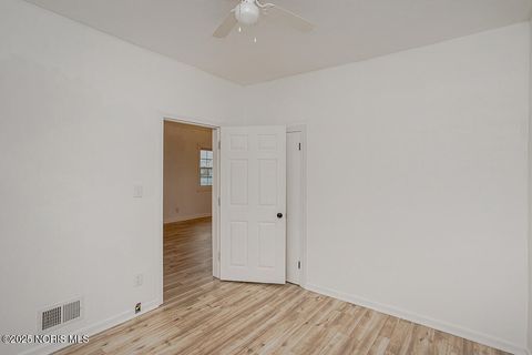 Tiny photo for 2422 N Ontario Street, Toledo, OH 43611 (MLS # 10000867)