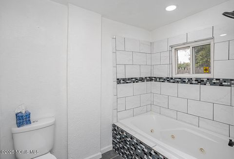 Tiny photo for 2422 N Ontario Street, Toledo, OH 43611 (MLS # 10000867)