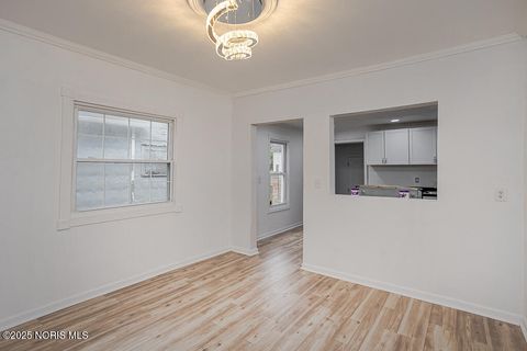 Tiny photo for 2422 N Ontario Street, Toledo, OH 43611 (MLS # 10000867)