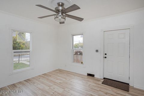 Tiny photo for 2422 N Ontario Street, Toledo, OH 43611 (MLS # 10000867)