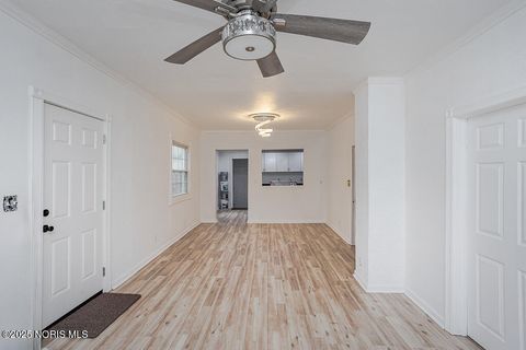 Tiny photo for 2422 N Ontario Street, Toledo, OH 43611 (MLS # 10000867)