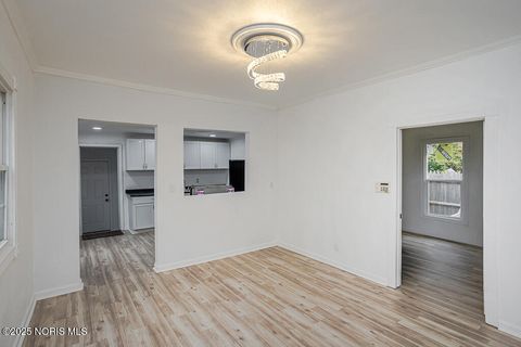 Tiny photo for 2422 N Ontario Street, Toledo, OH 43611 (MLS # 10000867)