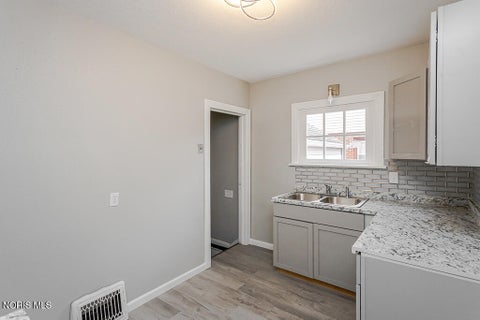 Tiny photo for 629 Cuthbert Road, Toledo, OH 43607 (MLS # 10010002)