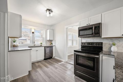 Tiny photo for 209 E Hobart Avenue, Findlay, OH 45840 (MLS # 10004491)