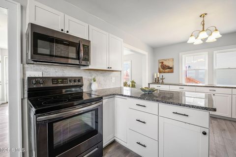 Tiny photo for 209 E Hobart Avenue, Findlay, OH 45840 (MLS # 10004491)