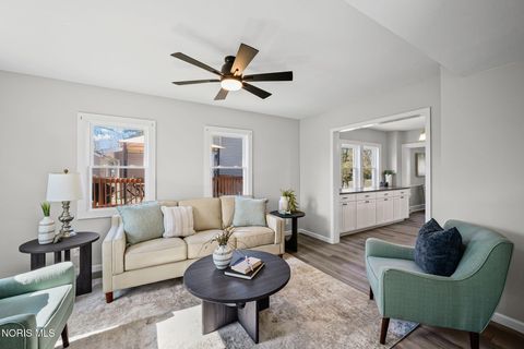 Tiny photo for 209 E Hobart Avenue, Findlay, OH 45840 (MLS # 10004491)