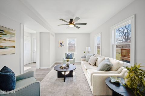 Tiny photo for 209 E Hobart Avenue, Findlay, OH 45840 (MLS # 10004491)