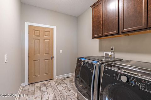 Tiny photo for 25231 John F Mccarthy Way, Perrysburg, OH 43551 (MLS # 10000410)